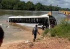 Criança morre após ônibus cair de balsa durante travessia no Pará