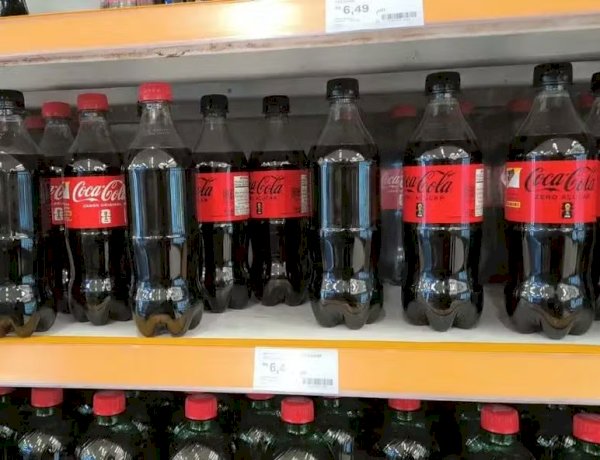 Coca-Cola assume prejuízo após onda de roubos de rótulos com figurinhas da Copa