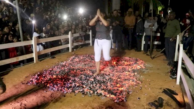 Passagem sobre as Brasas mantém viva tradição de fé e devoção no bairro Inema